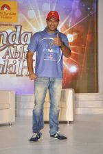 Yuvraj Singh, Colors team up against Cancer in TV Series Zindagi Abhi Baaki Hai in Mumbai on 5th Sept 2012 (47).JPG